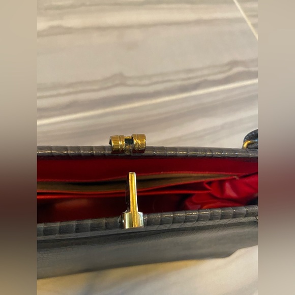 Gray Vintage Animal/ Snake Embossed Tote Purse Gold Hardware Double tote handle - Picture 7 of 10